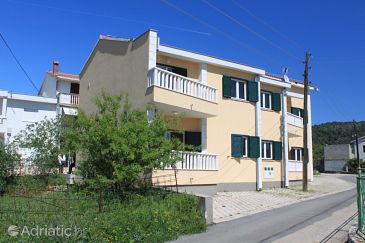 Property - Apartments 8682 Property Poljica (Trogir) - Accommodation 8682 - Apartments near sea with pebble beach.