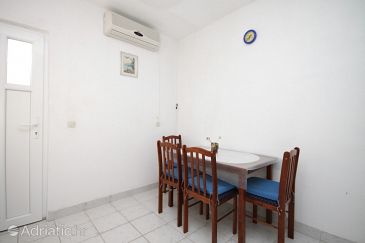 Dining room Mavarštica, Dining room u smještaju tipa apartment, dostupna klima i WIFI.