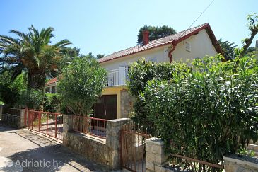 Property - Apartments 8747 Property Jelsa (Hvar) - Accommodation 8747 - Apartments near sea.