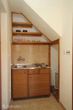 Kitchen Jelsa, Kitchen u smještaju tipa studio-apartment, dopusteni kucni ljubimci i WIFI.