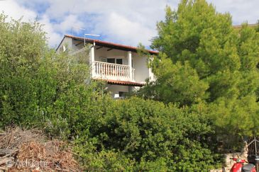 Property - Apartments 8895 Property Milna (Vis) - Accommodation 8895 - Apartments near sea with pebble beach.