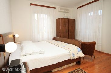 Bedroom Komiža, Bedroom u smještaju tipa room, dostupna klima i WIFI.