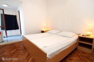Bedroom Molunat, Bedroom u smještaju tipa room, dostupna klima i WIFI.