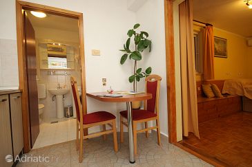 Dining room Cavtat, Dining room u smještaju tipa studio-apartment, WIFI.