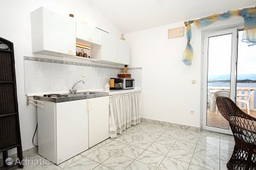 Kitchen Račišće, Kitchen u smještaju tipa studio-apartment.