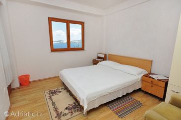 Bedroom Ražanj, Bedroom u smještaju tipa room, dopusteni kucni ljubimci.