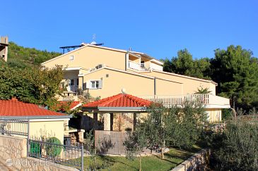 Property - Apartments 9422 Property Marina (Trogir) - Accommodation 9422 - Apartments near sea with pebble beach.