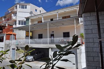 Property - Apartments 950 Property Sumpetar (Omiš) - Accommodation 950 - Apartments with pebble beach.