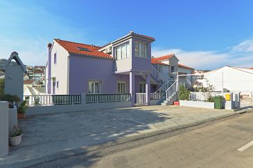 Property - Apartments 9680 Property Hvar (Hvar) - Accommodation 9680 - Apartments with pebble beach.