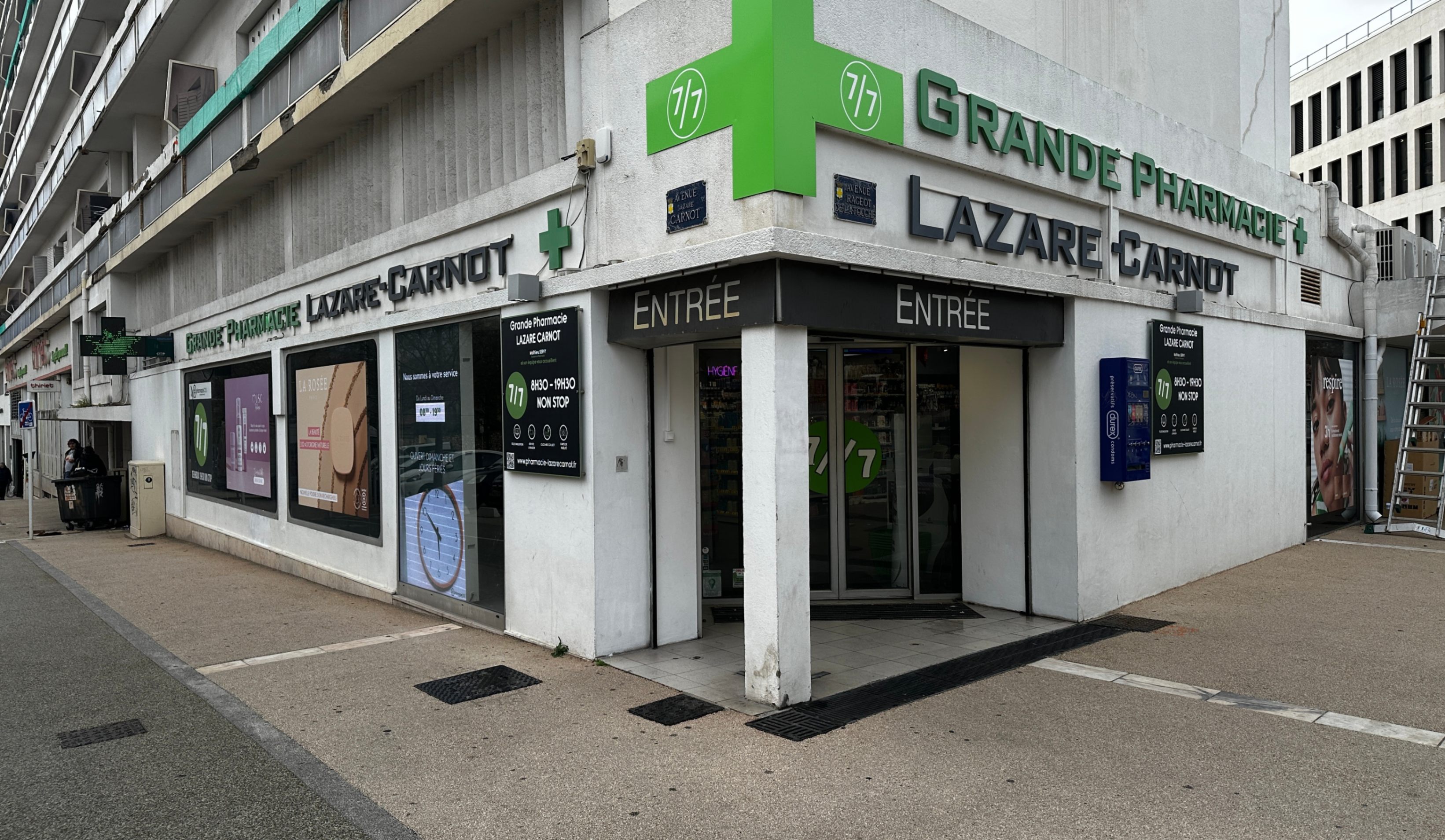 Grande Pharmacie Lazare Carnot 