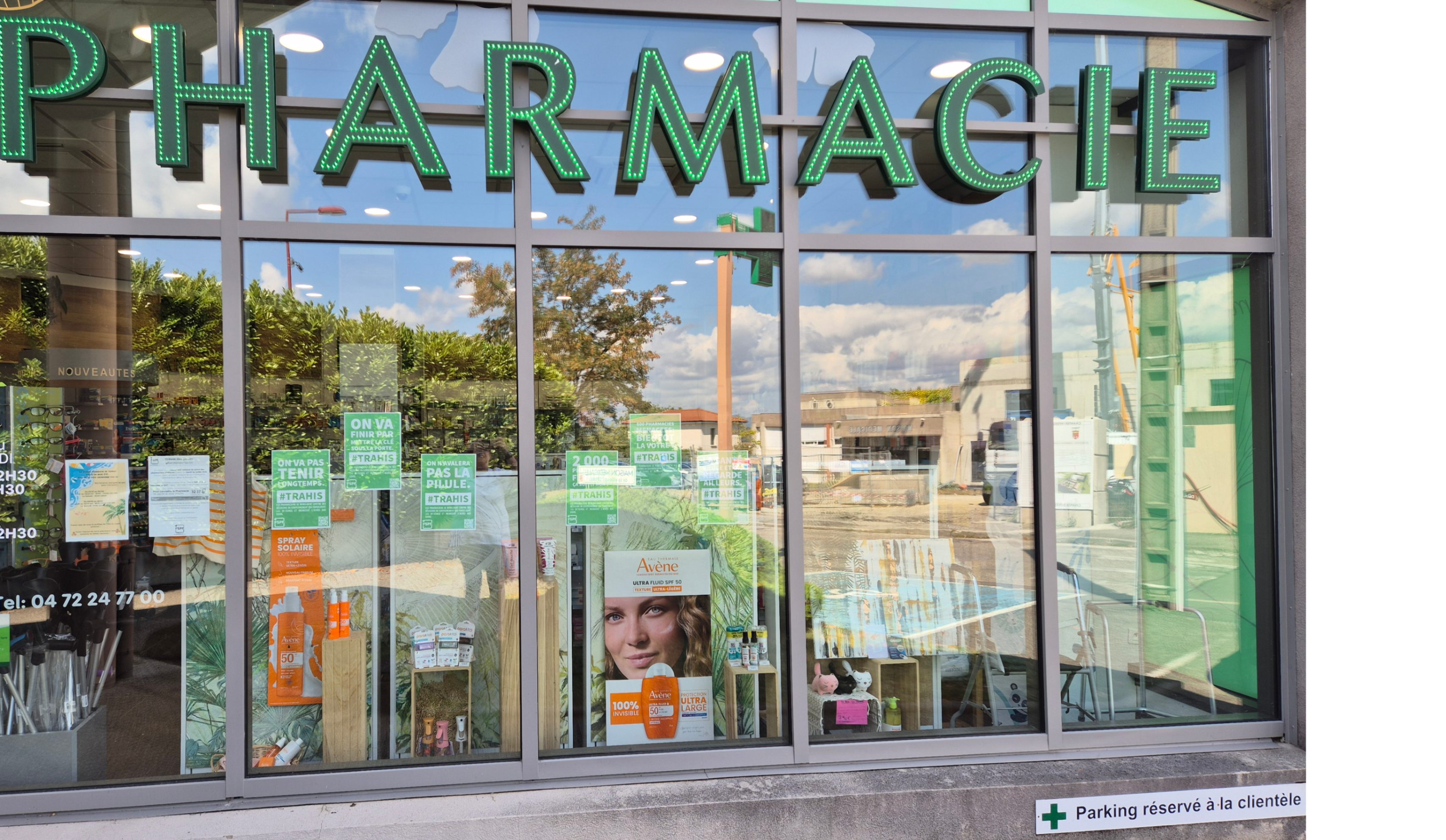 Grande pharmacie de Ternay