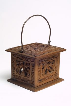Foot-warmer of carved oak, Dutch, 1600-1700 (V&A 592-1906) Foot-warmer
