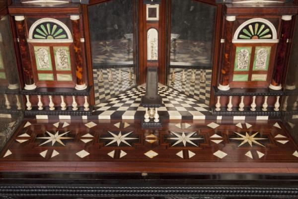 Endymion Cabinet interior