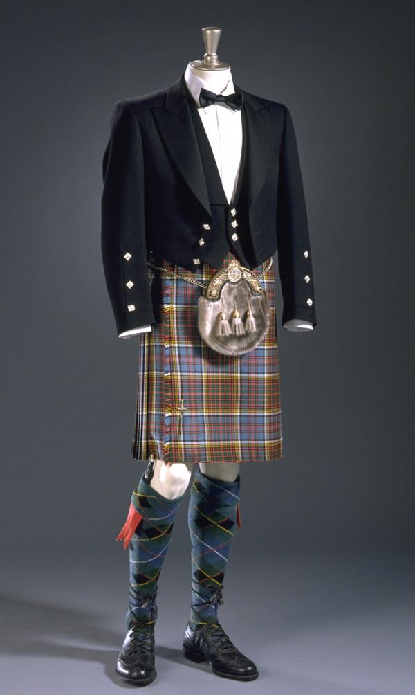 Kilt, jacket and waistcoat, Kinloch Anderson, Scotland, 1996. Museum no. T.21:1 to 3-1997 © Victoria and Albert Museum, London. 