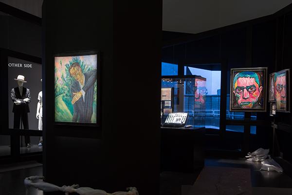 The installation of David Bowie at the Martin-Gropius-Bau, Berlin. © Avantgarde, Foto Thomas Bruns