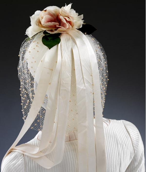 Headdress made and worn by Wendy Ramshaw for her wedding in 1962. © Victoria and Albert Museum, London Headdress made and worn by Wendy Ramshaw for her wedding in 1962. © Victoria and Albert Museum, London