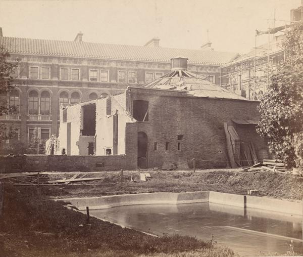 The South Kensington Museum’s first lecture theatre in the Garden in 1865