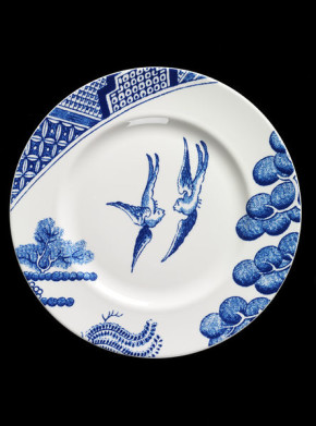 'After Willow' designed by Robert Dawson for Wedgwood, 2005 (V&A C.300-2009) Given by Josiah Wedgwood and Sons