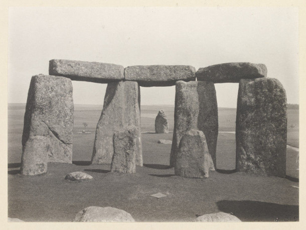 Black and white photograph of Stonehenge showing the Heel Stone.
