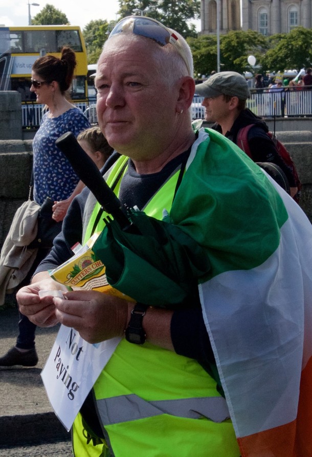 Derek O Shea from Galway; a man well equipped for a protest. Dublin 29 August 2015. (Photo; Eimer Murphy)