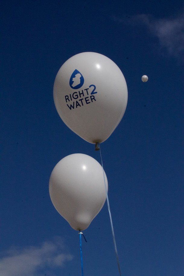 Right2Water balloons in a deceptively sunny sky at the start of the march. 29th August, 2015. (Photo; Eimer Murphy)