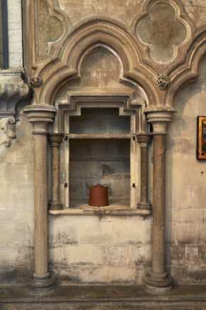 View of 'Quietus' at Winchester Cathedral, 2013 ©Jan Baldwin/Julian Stair.