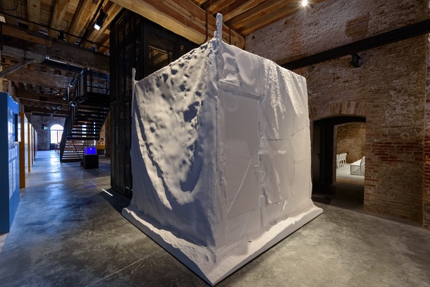 Installation view of ‘A World of Fragile Parts’, presented by La Biennale di Venezia and V&A, 2016. Photo by Andrea Avezzu’ courtesy of La Biennale di Venezia.