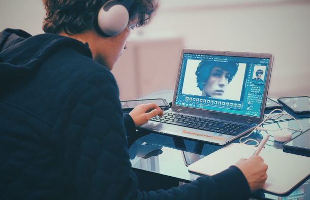 Working in Adobe Photoshop to rotoscope frames © Victoria and Albert Museum, London