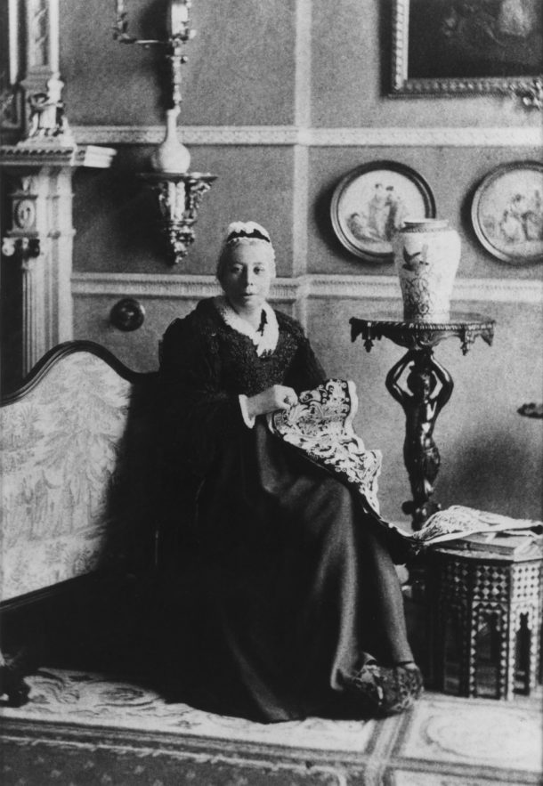 Photographic portrait of Lady Charlotte Schreiber