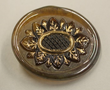 Orplid Glassworks, Glass button, ca. 1940-1945, C.340-2017.