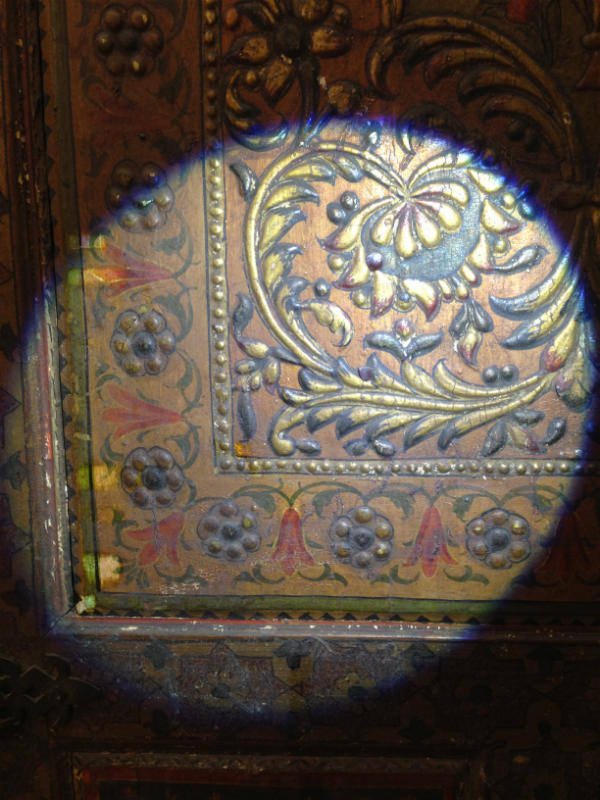 Solvent tests along the left hand border create little windows revealing the colours beneath © Victoria and Albert Museum London
