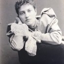 Enthoven as a young woman.
