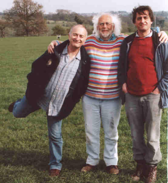 Tony Robinson (left), with Mick Aston and Guy de la Bédoyère on a dig for Channel 4’s Time Team, 2007 © Guy de la Bédoyère 2007