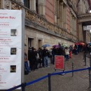 Queues at the Martin Gropius Bau to see the David Bowie exhibition.