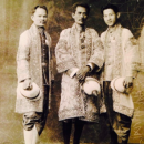 Illustration 7. Siamese noblemen in typical Siamese court attire of Indian silk brocade, pha yearababh, long sleeved shirt and lower garment, phanung chongkraben, which could be Indian silk brocade, Indian chintz or Cambodian ikat. This dress is to be worn with seu-krui or full-length coat of gold thread embroidery. Inventory number M28/00024. Photograph courtesy of National Archives of Thailand.