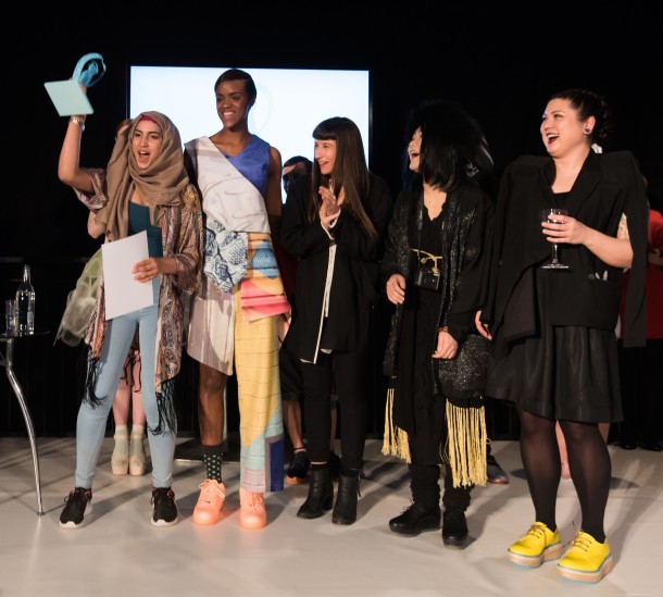 Ayeisha and her mentors collect the trophy © London Legacy Corporation