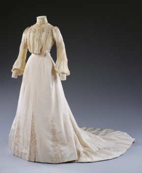 Displaying Edith Hope-Murray's wedding dress, 1902, has put us in touch with her grandchildren © V&A Collection