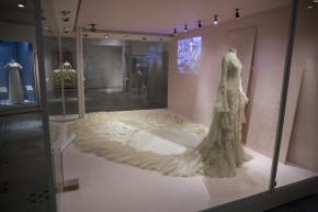 Margaret Whigham's wedding dress by Norman Hartnell, 1933, safely installed in its case. © V&A Collection