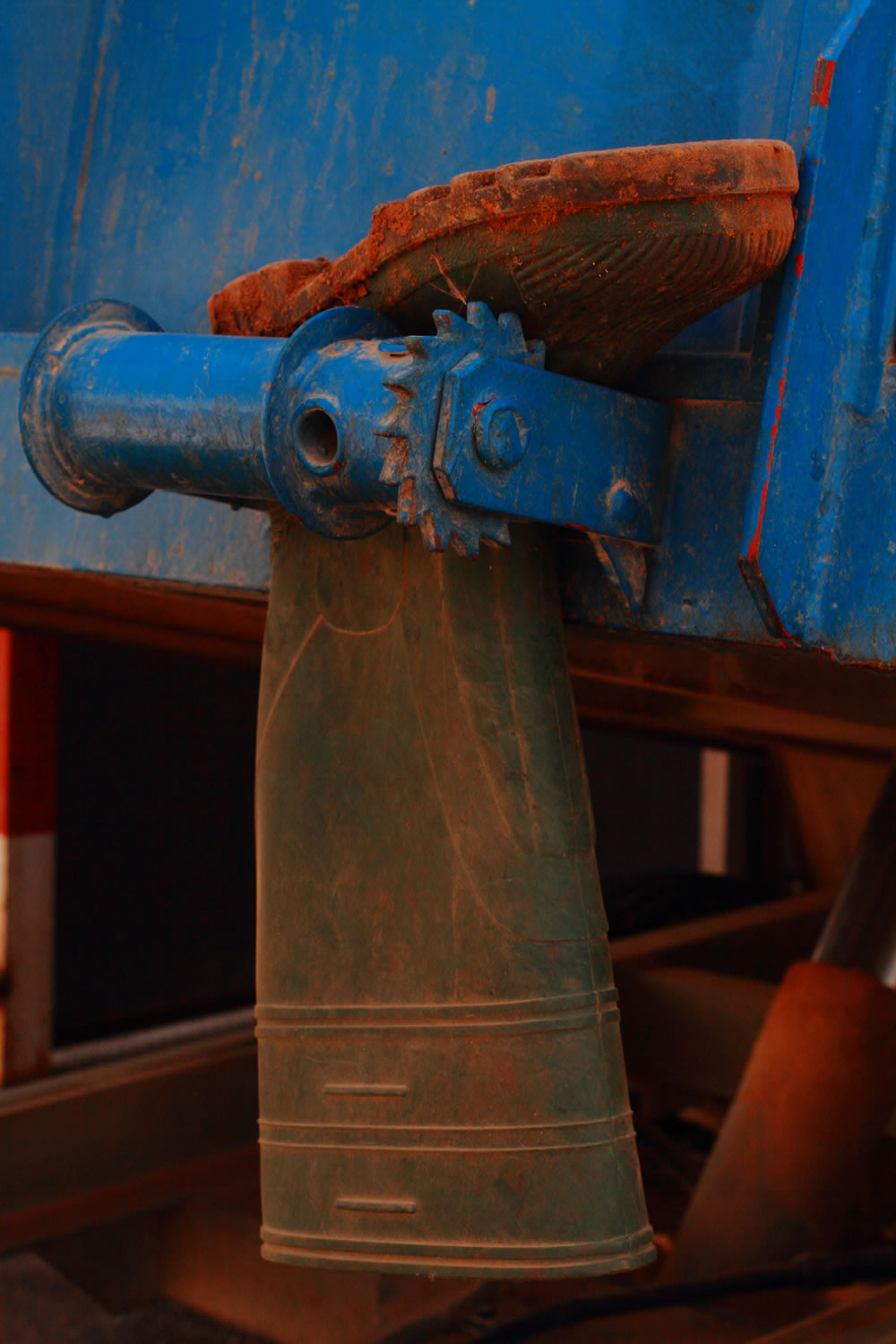 Bota colgada del remolque