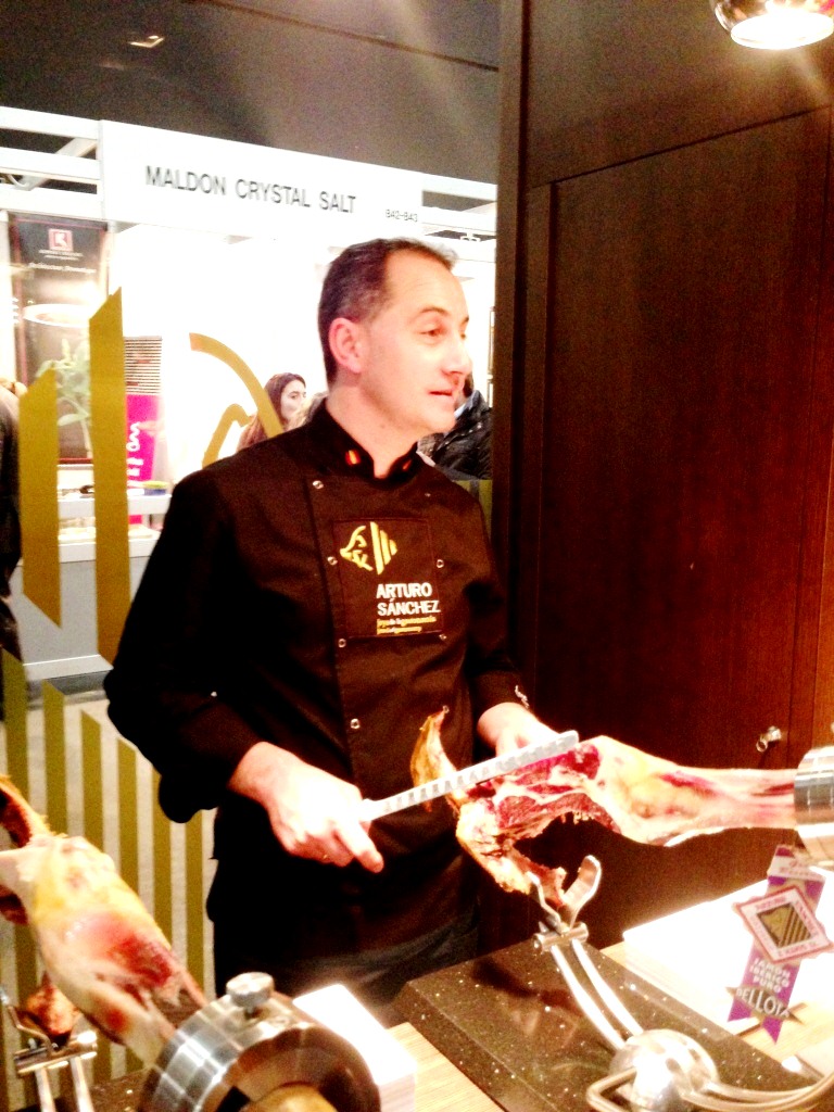 Madridfusión_2013_Enofusión_2013_Arturo_Sánchez_jamón_ibérico