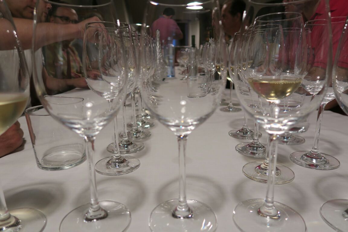 Preparando la contienda cata-de-vinos-txakoli