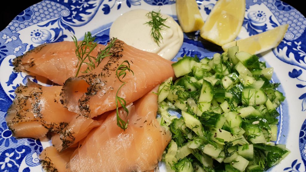 vin-till-najadlax-med-hovmastarkram-och-gurksallad