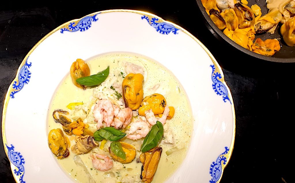 vin-till-casserole-med-torsk-musslor-recept-vinbanken