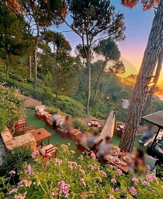 RESTAURANT/Large outdoor seating areas with beautiful views/SAQYET EL MISK-BIKFAYA/ساقية المسك REF#OU140334