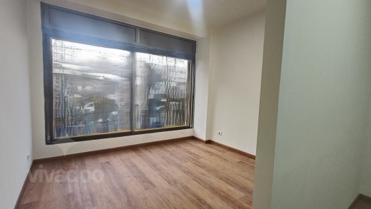 Office for Rent in Adonis