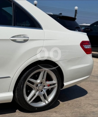MERCEDES E350 Model 2010 — 4