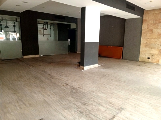 2-Level Spacious Showroom For Rent in Prime Location in Adma