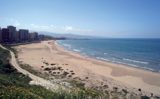 Luxurious Beach Front Apartment For Rent in Rawche, Beirut