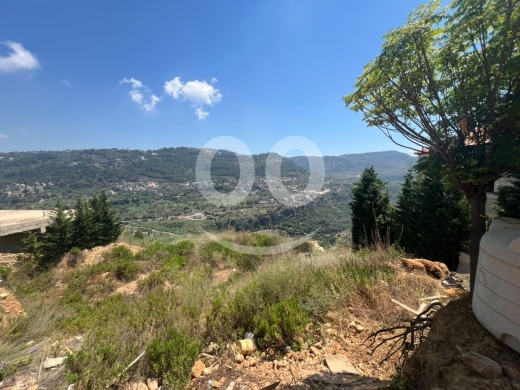 أرض مميزة للبيع في دير القمر الشوف مطلة وبرخصة بناء فيللا | Premium Land for Sale in Deir El Qamar