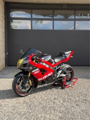 Suzuki GSX-R 1000 K4 motorcycle model 2004